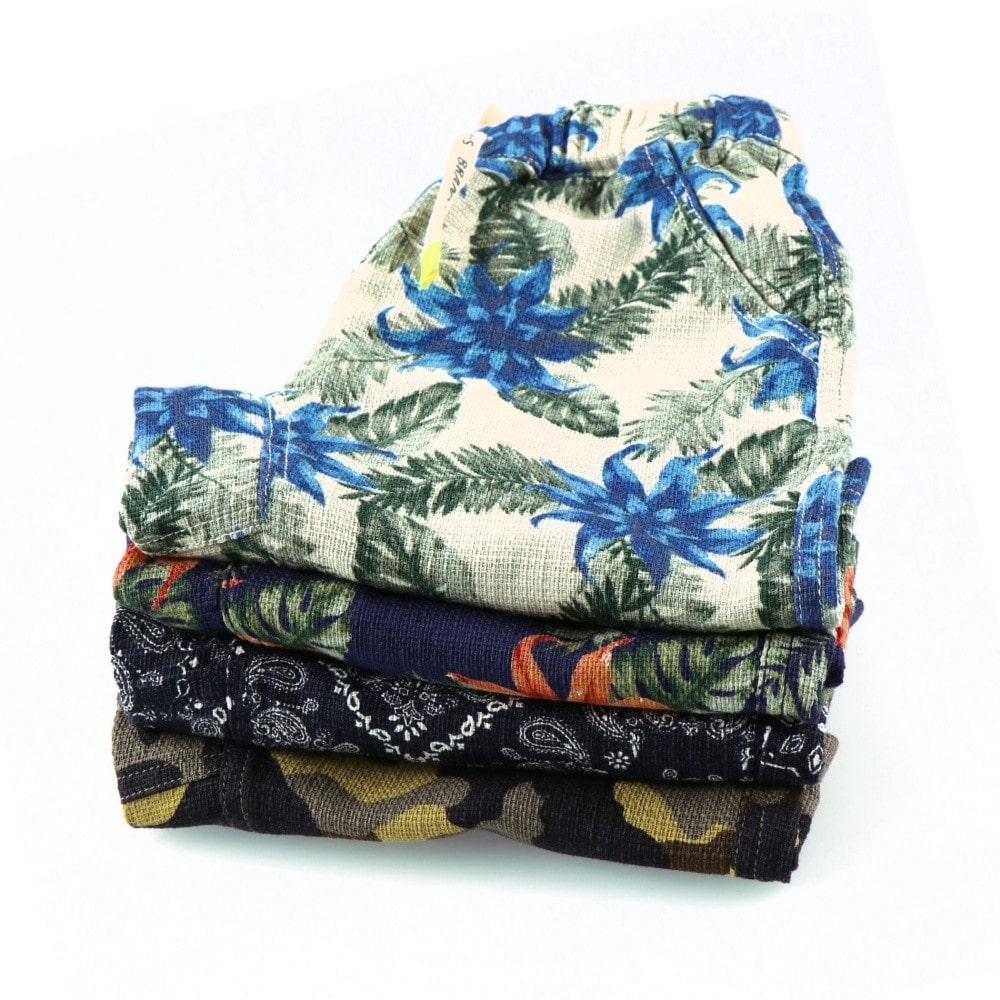 ライトベージュ