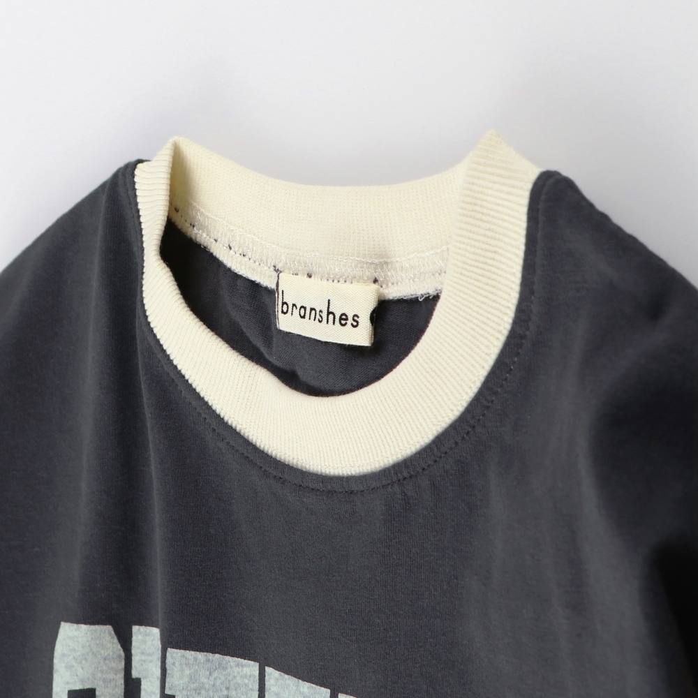 チャコールグレー