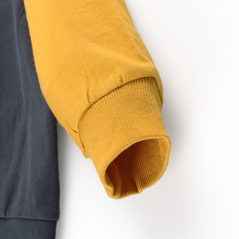 チャコールグレー