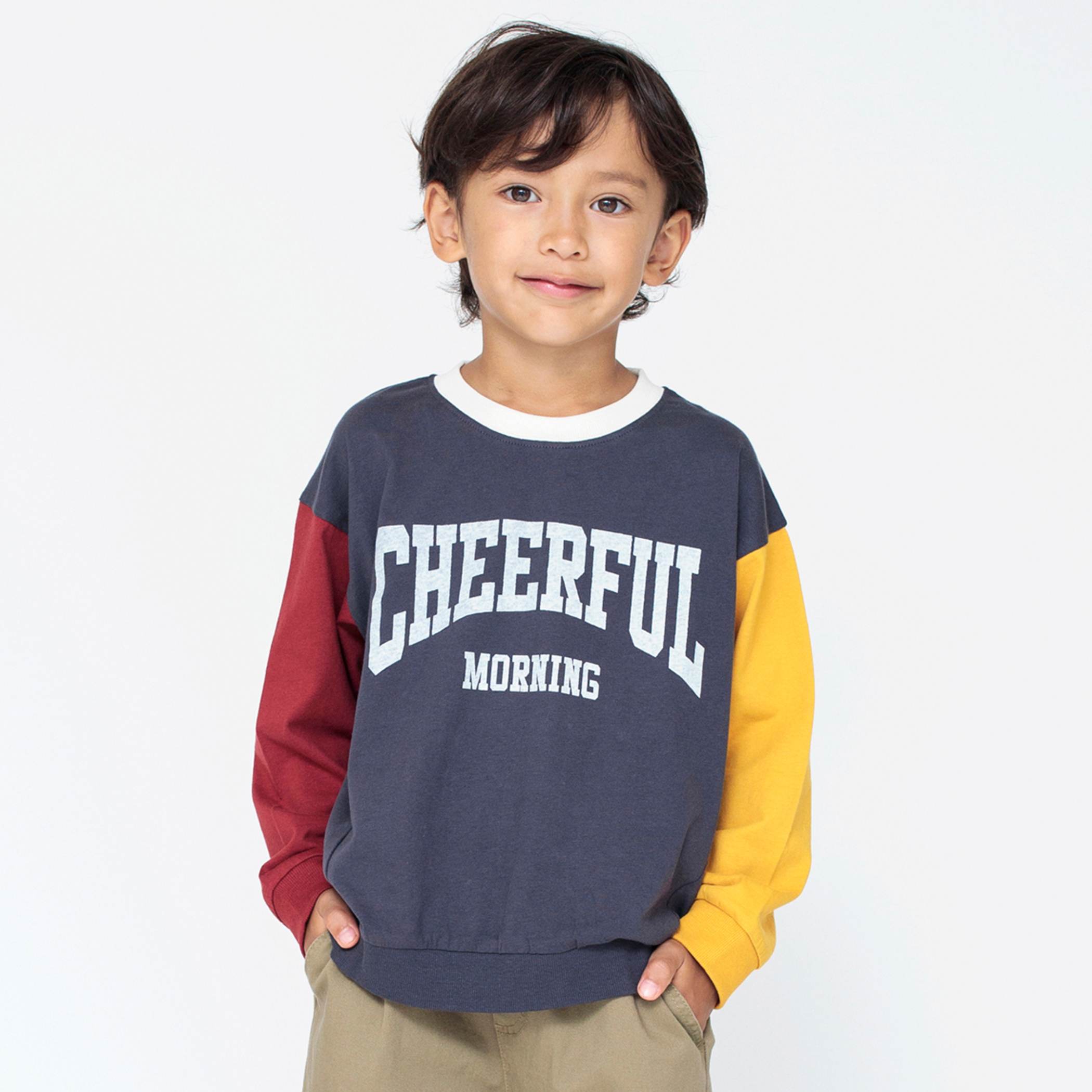 チャコールグレー