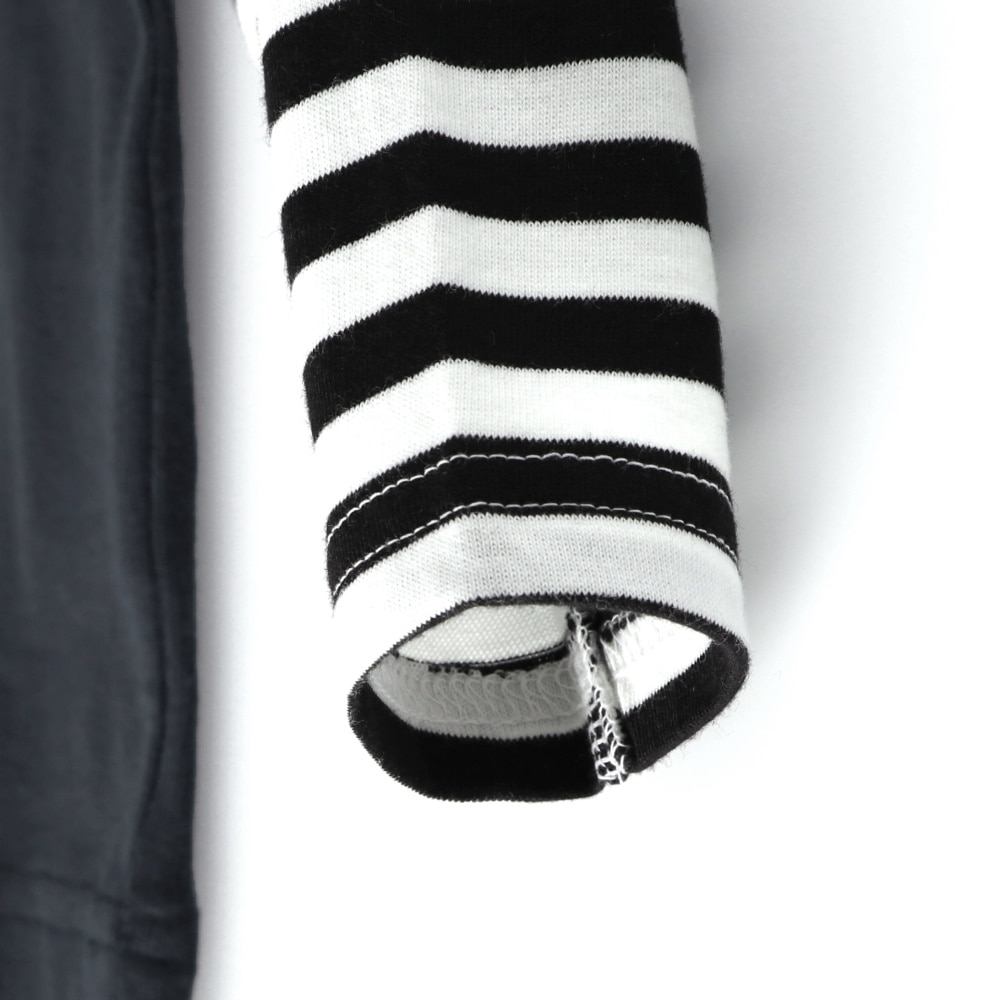 チャコールグレー