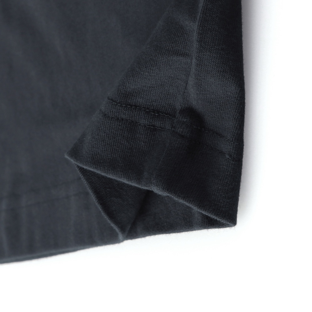 チャコールグレー