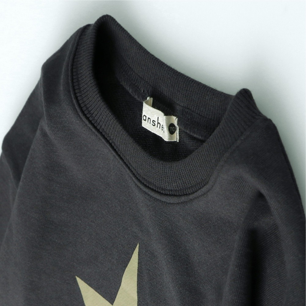 チャコールグレー