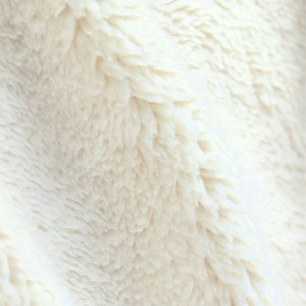 カーキグリーン