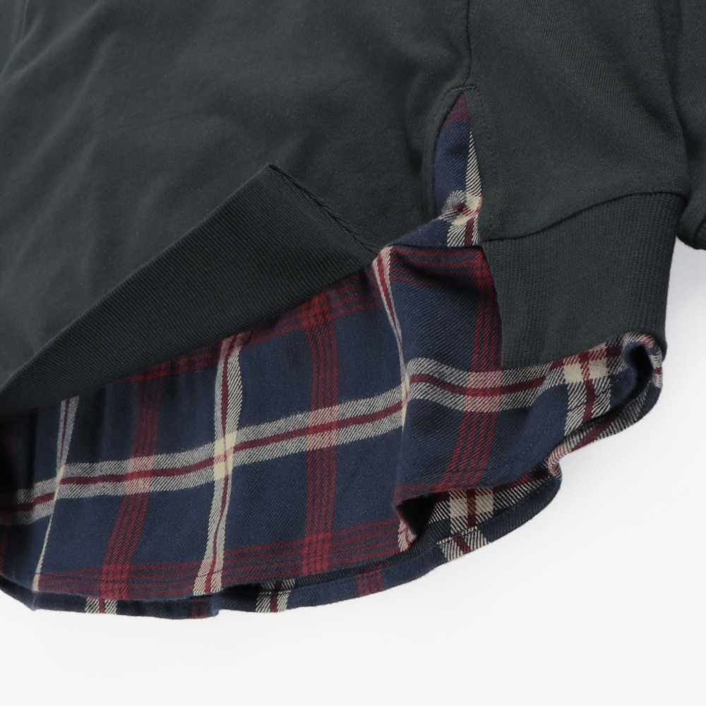 チャコールグレー