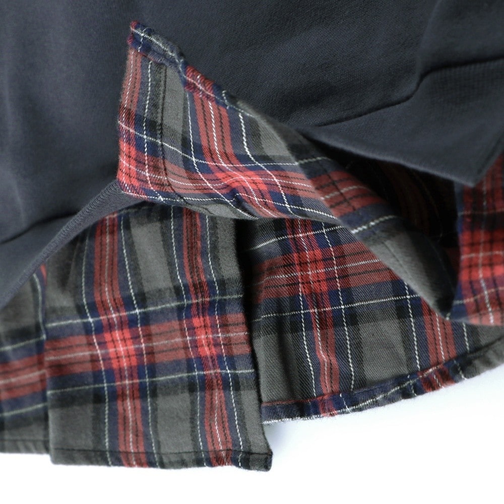 チャコールグレー