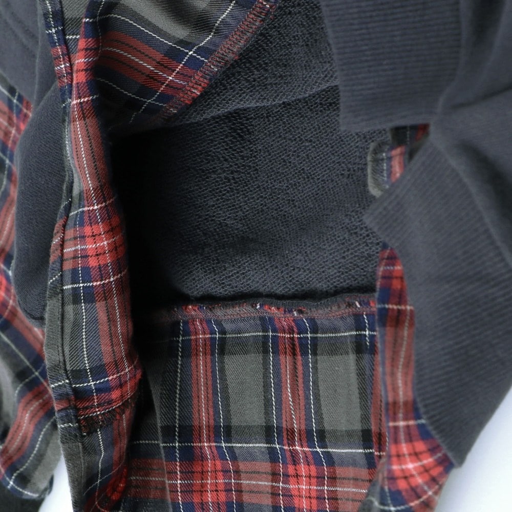 チャコールグレー