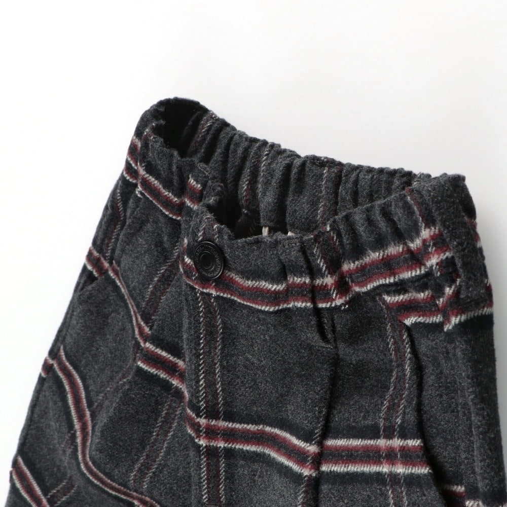 チャコールグレー