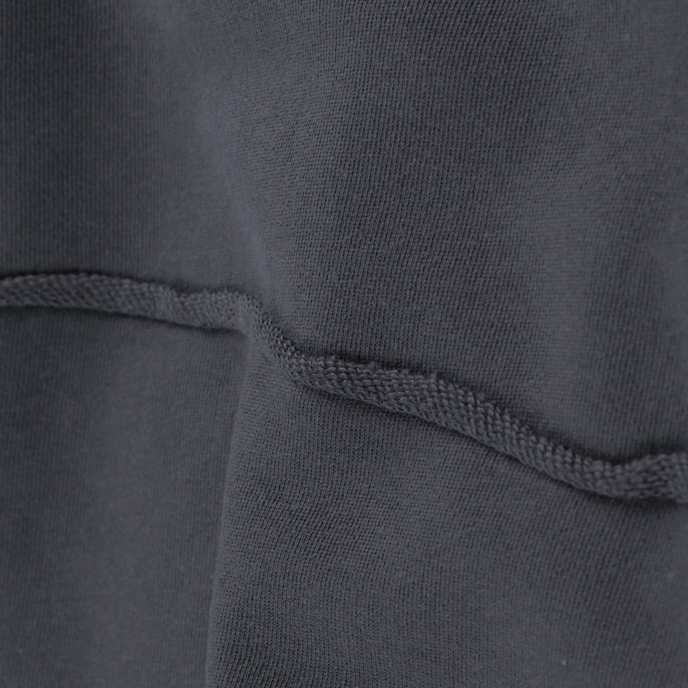 チャコールグレー