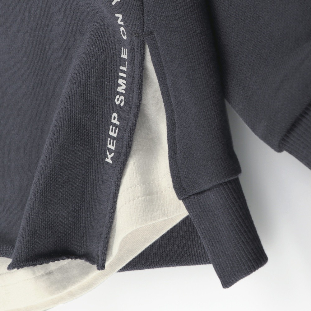 チャコールグレー