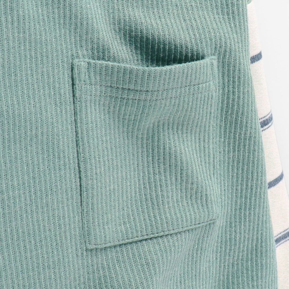 ライトグリーン