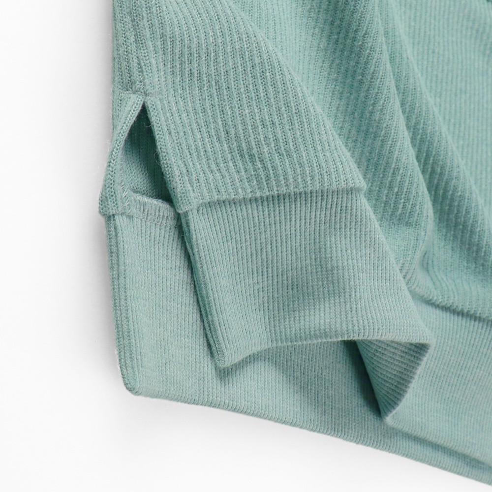 ライトグリーン