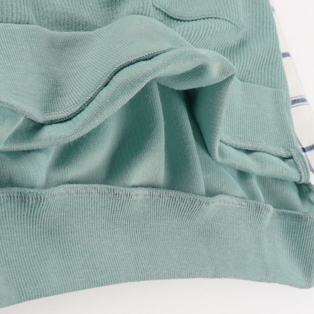 ライトグリーン