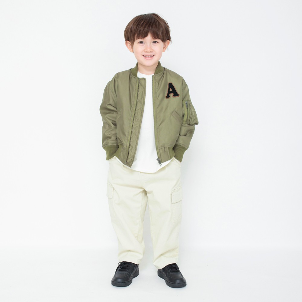 カーキグリーン