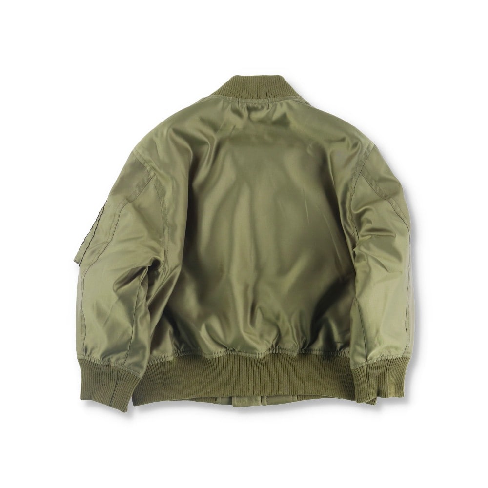 カーキグリーン