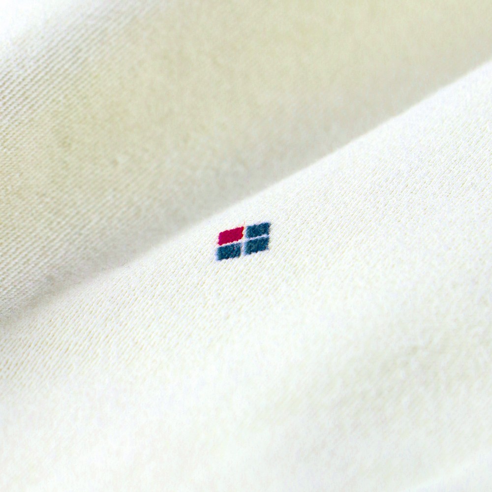 ライトベージュ