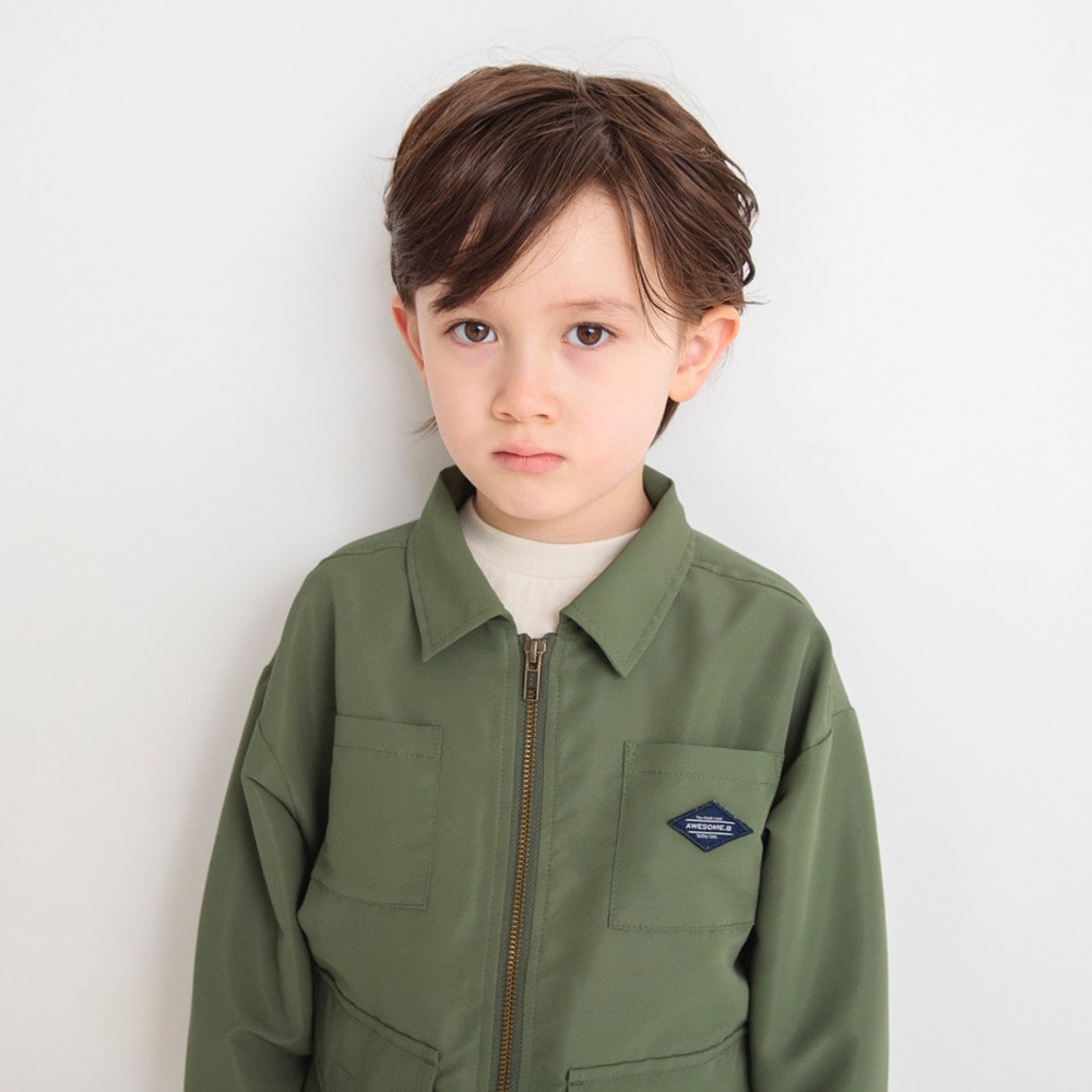 カーキグリーン