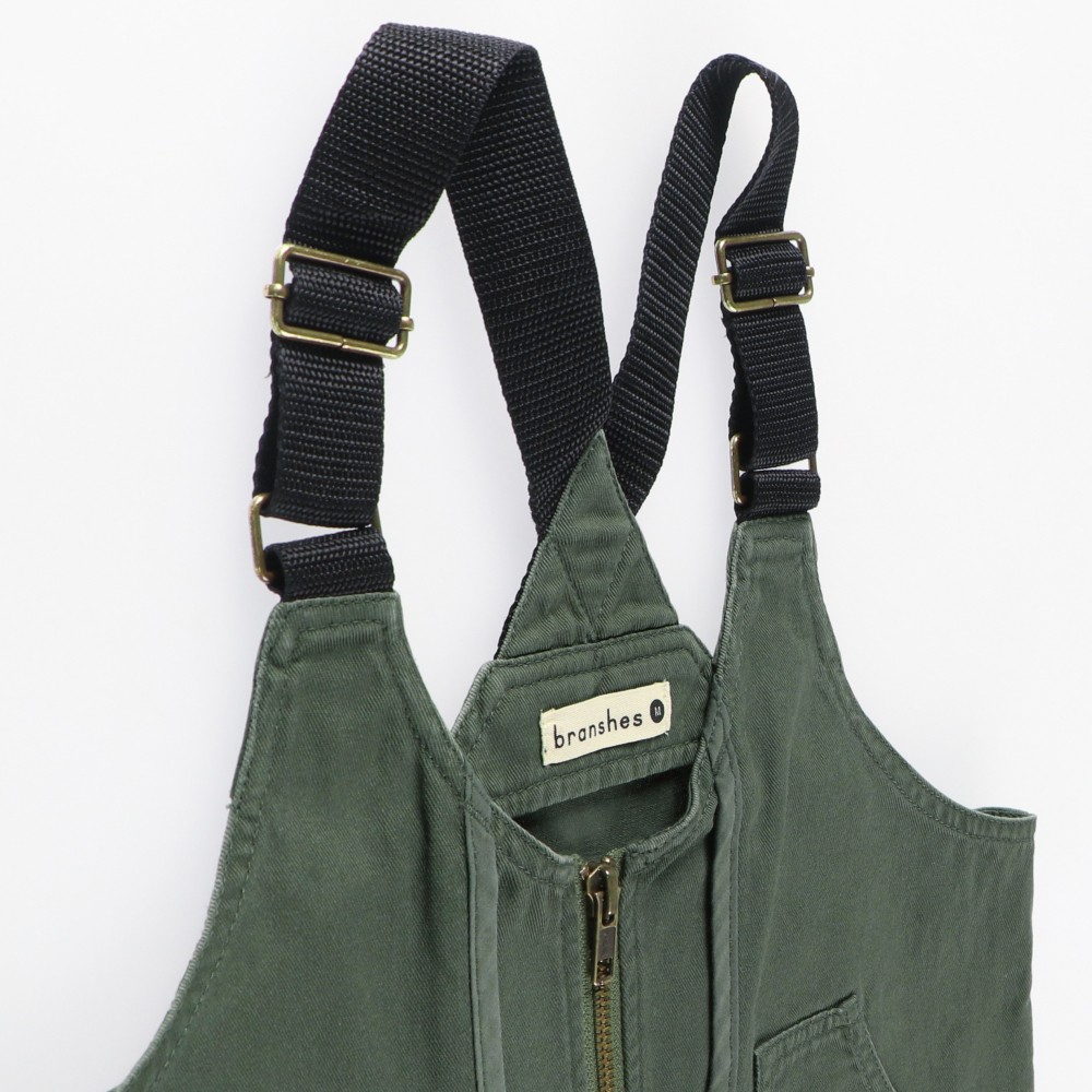 カーキグリーン