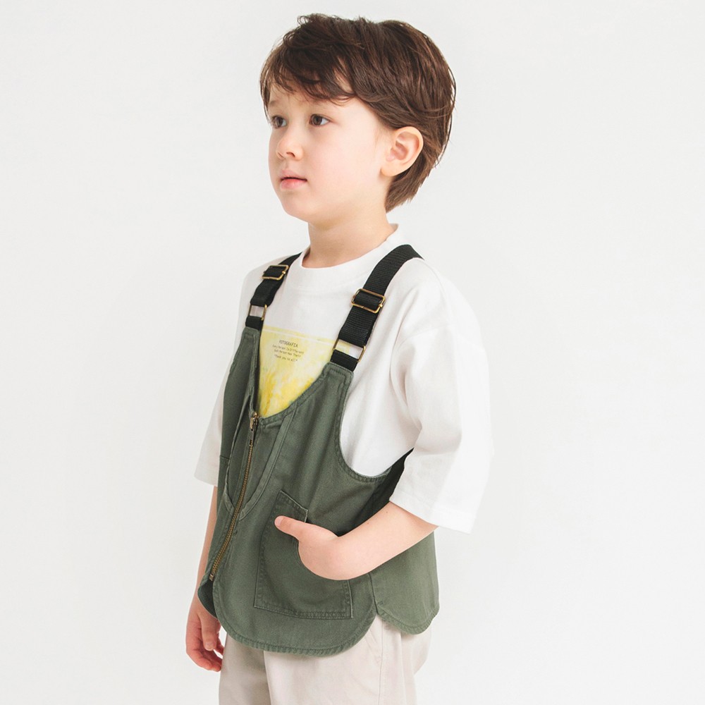 カーキグリーン