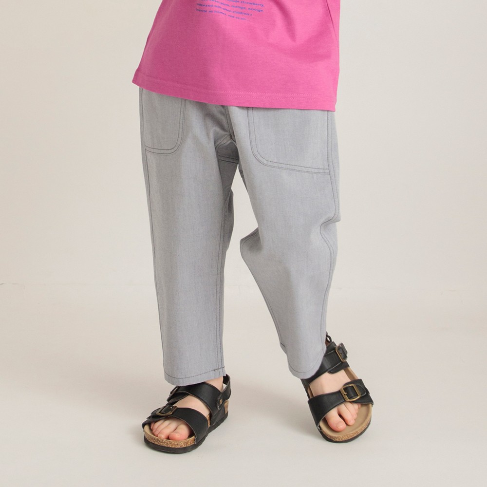 チャコールグレー