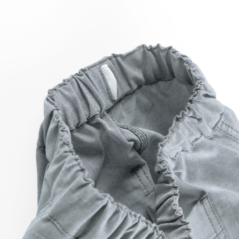 チャコールグレー