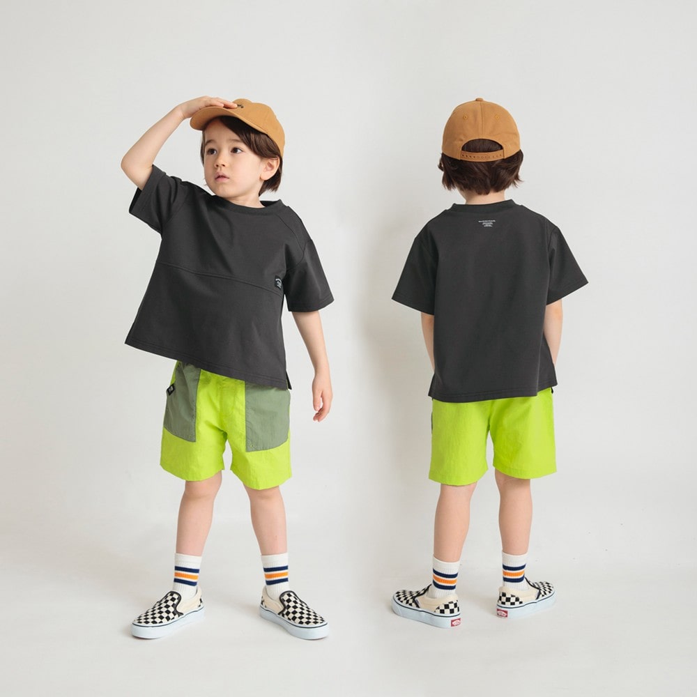 チャコールグレー