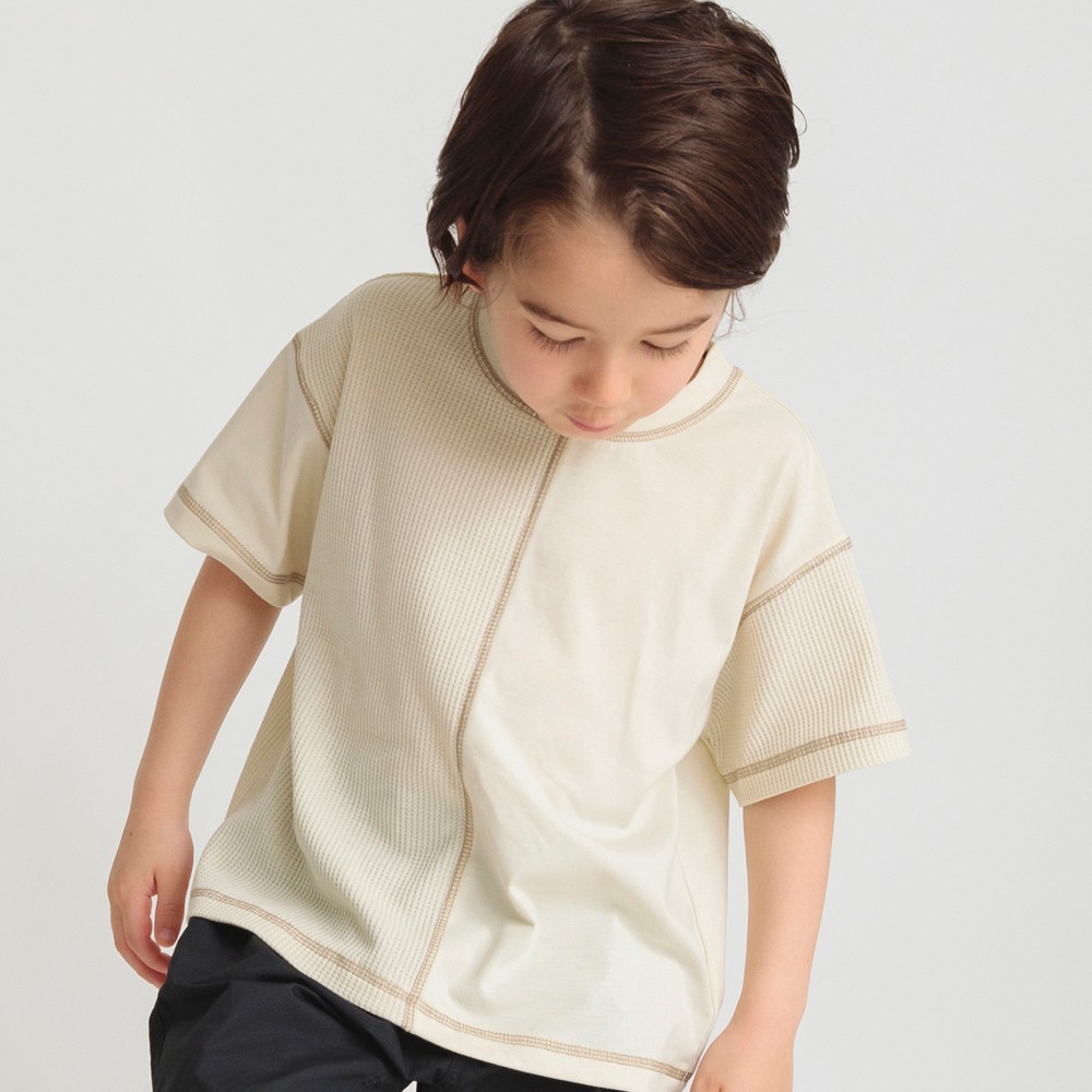 ライトベージュ