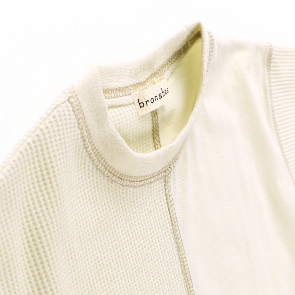 ライトベージュ