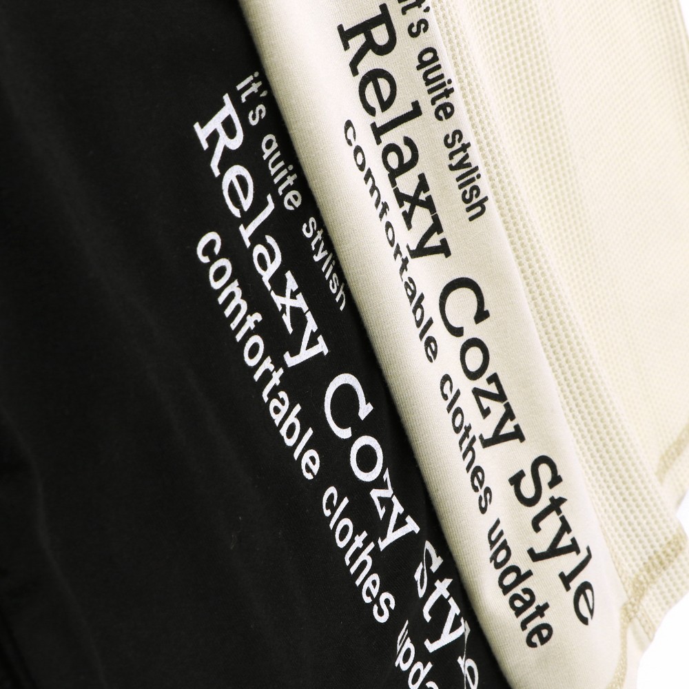 ライトベージュ