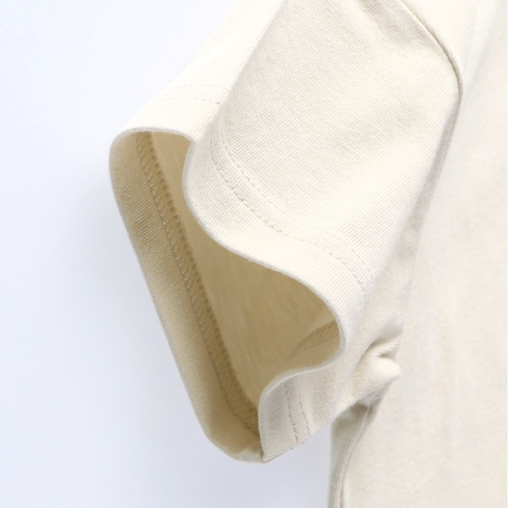 ライトベージュ