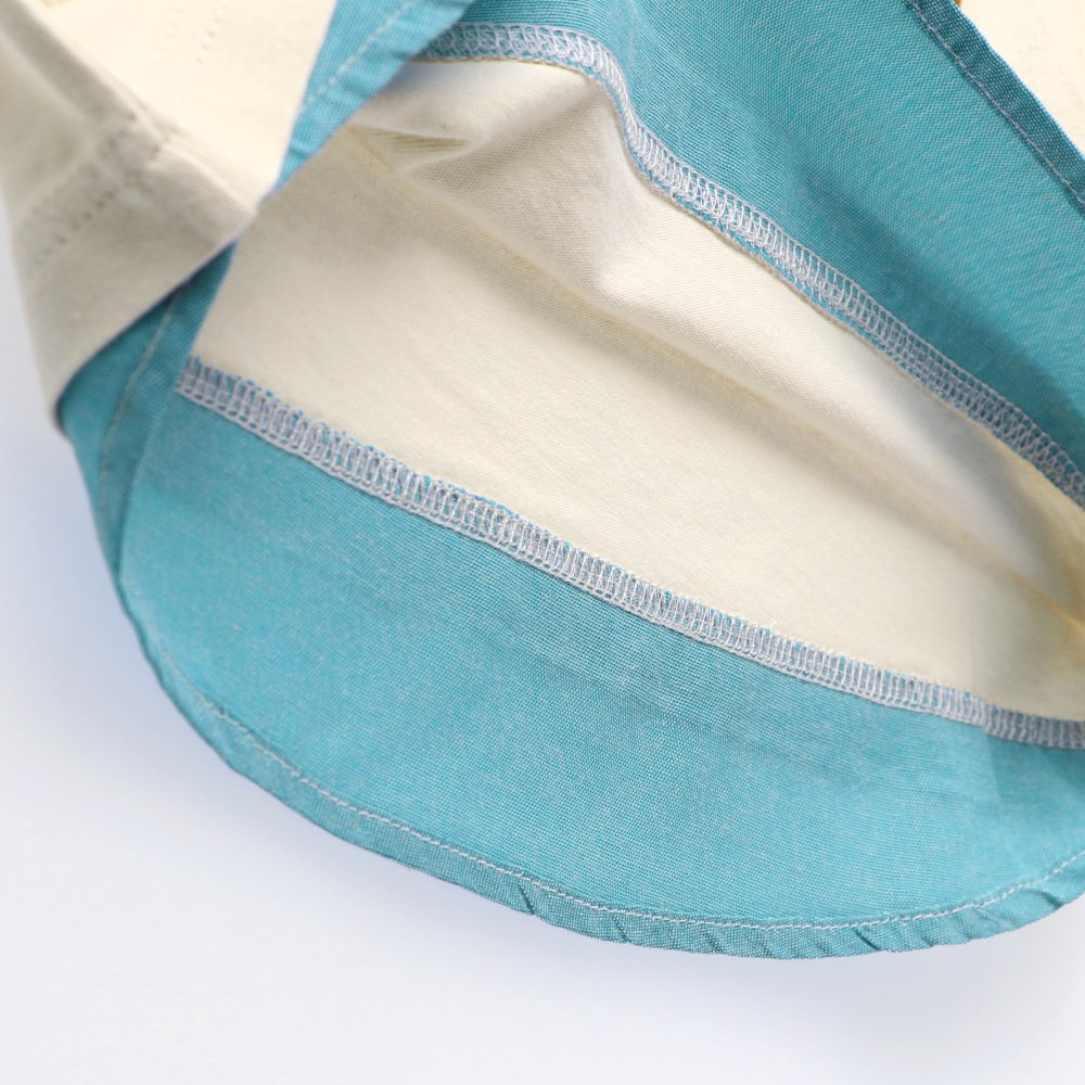 ライトベージュ