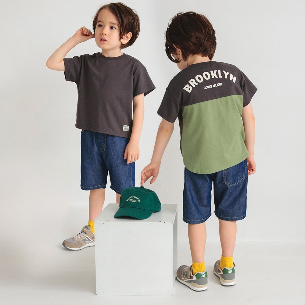 チャコールグレー