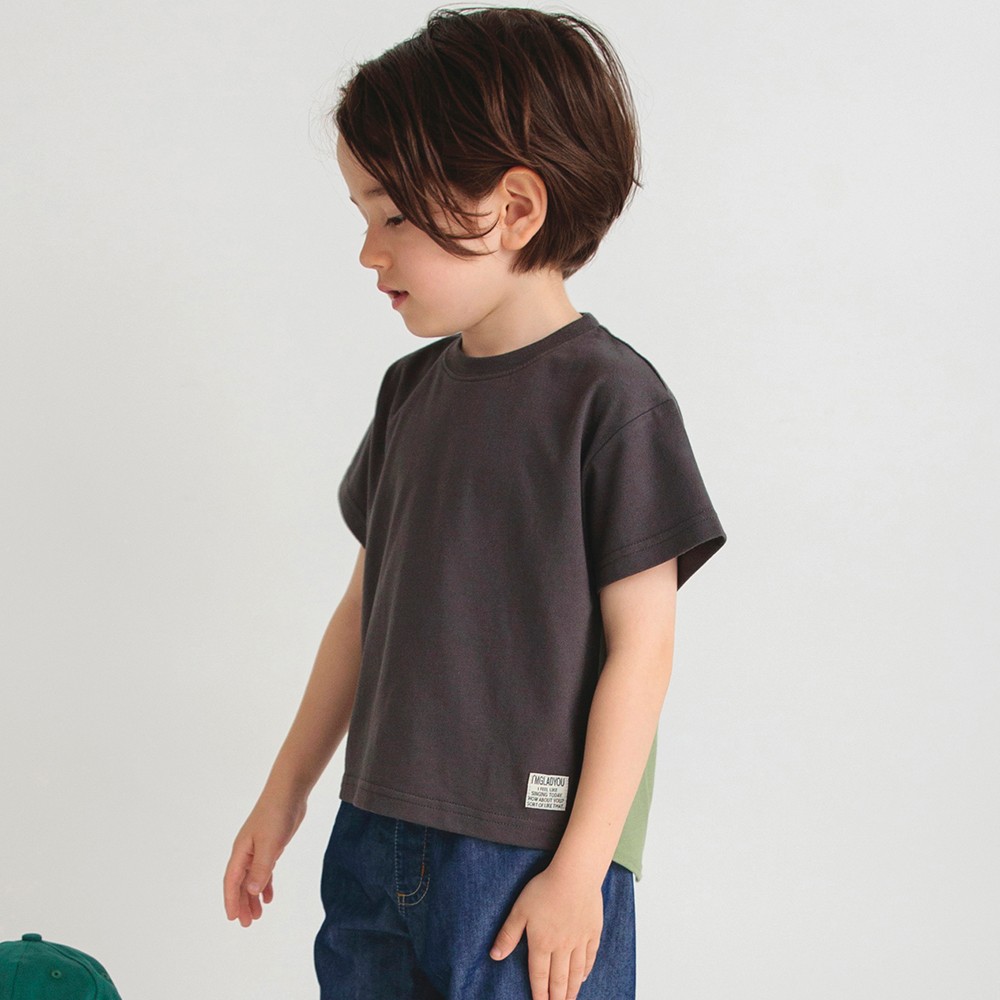 チャコールグレー