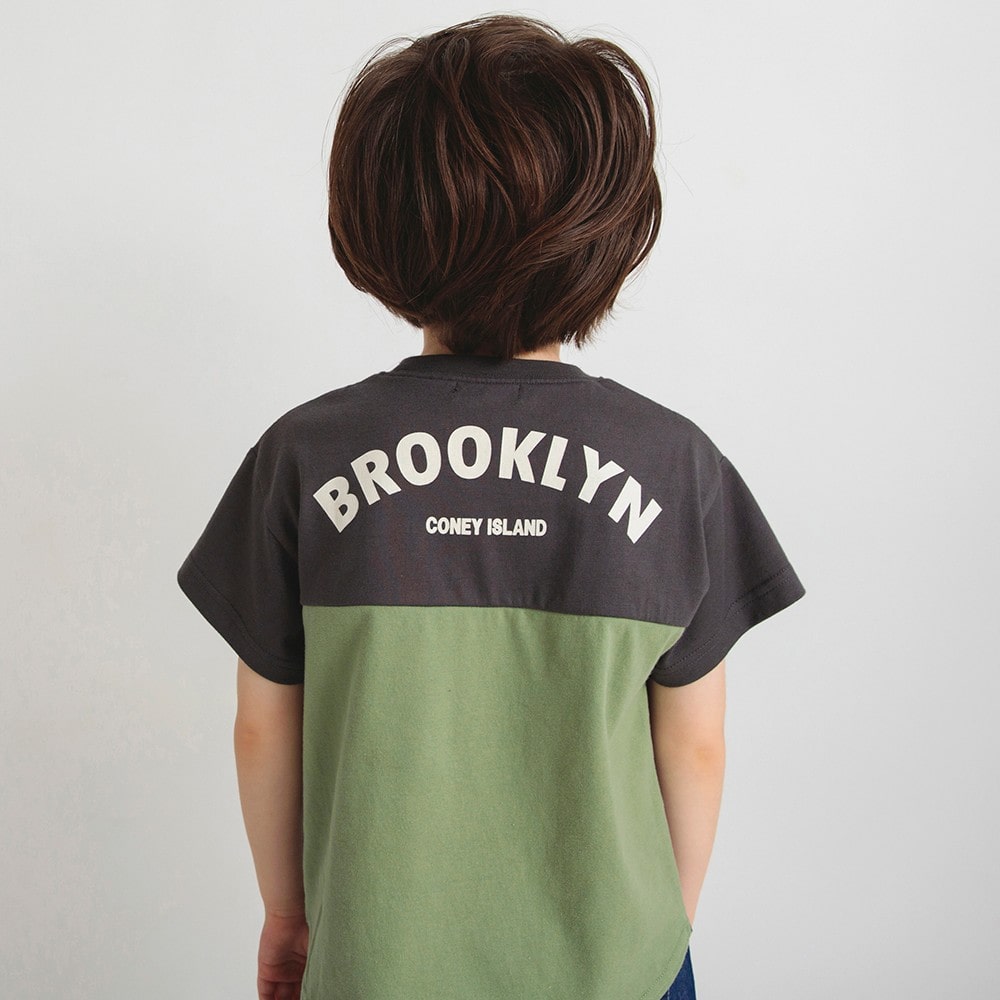 チャコールグレー