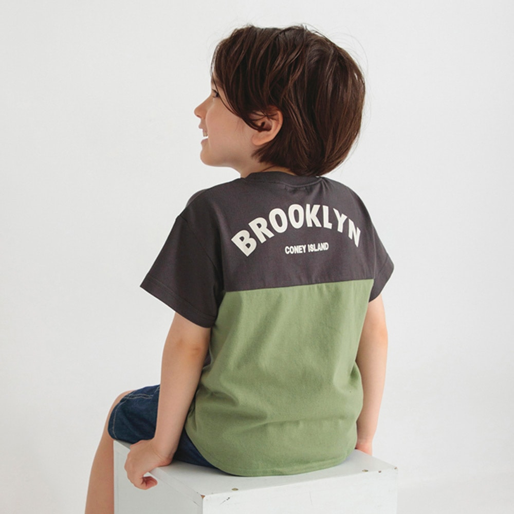 チャコールグレー