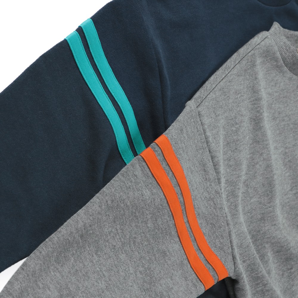 チャコールグレー