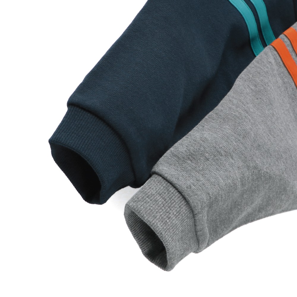 チャコールグレー