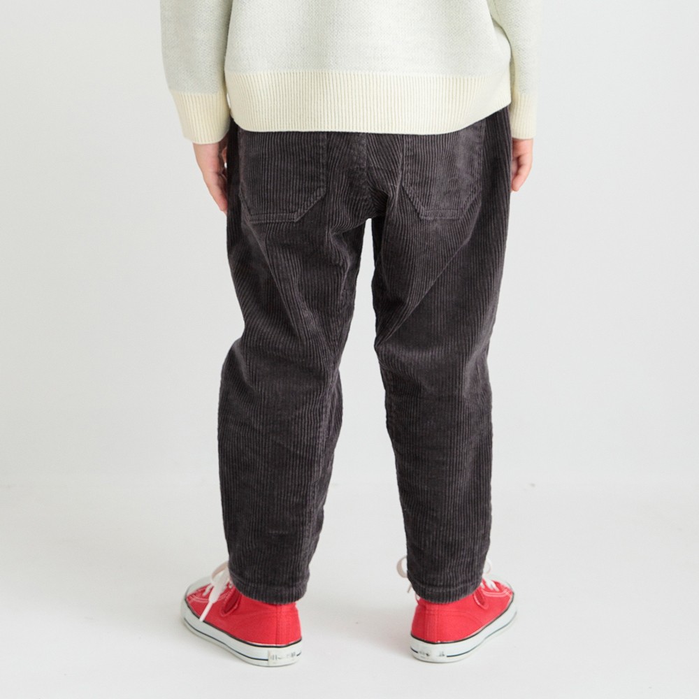 チャコールグレー