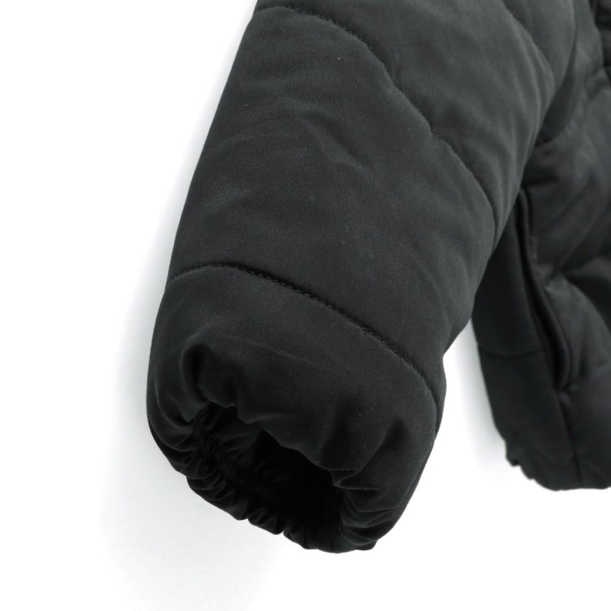 チャコールグレー