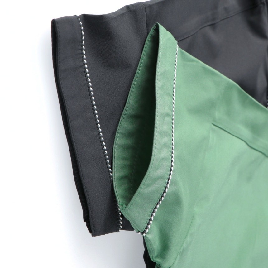 ライトグリーン