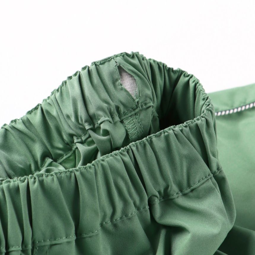 ライトグリーン