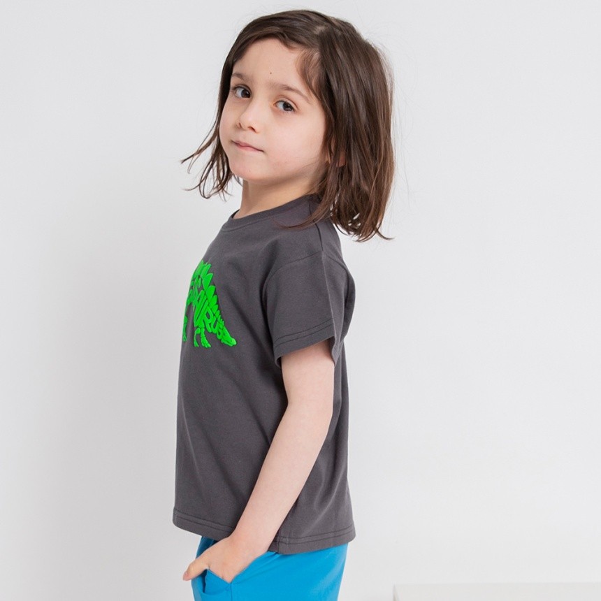 チャコールグレー