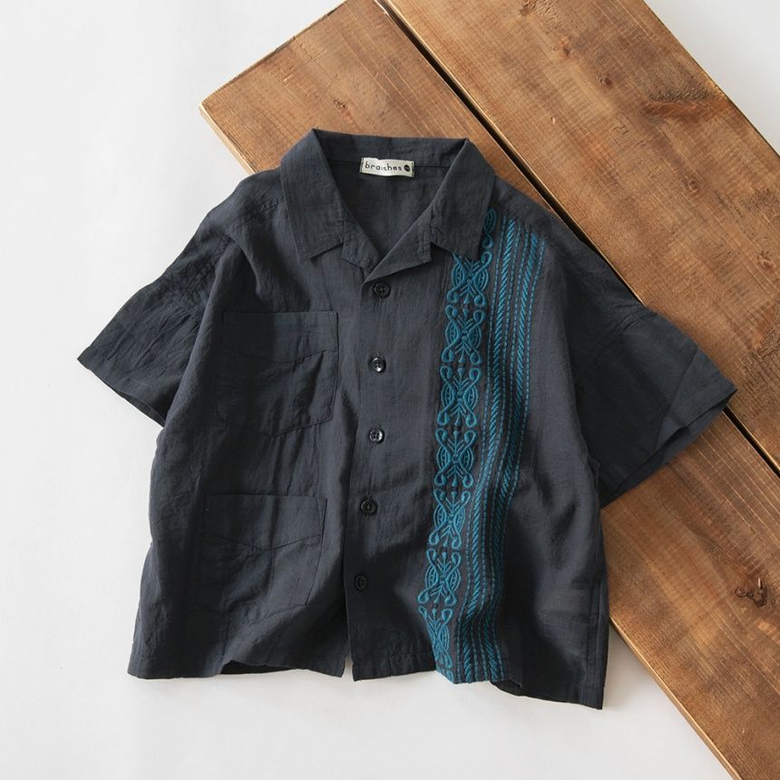 チャコールグレー