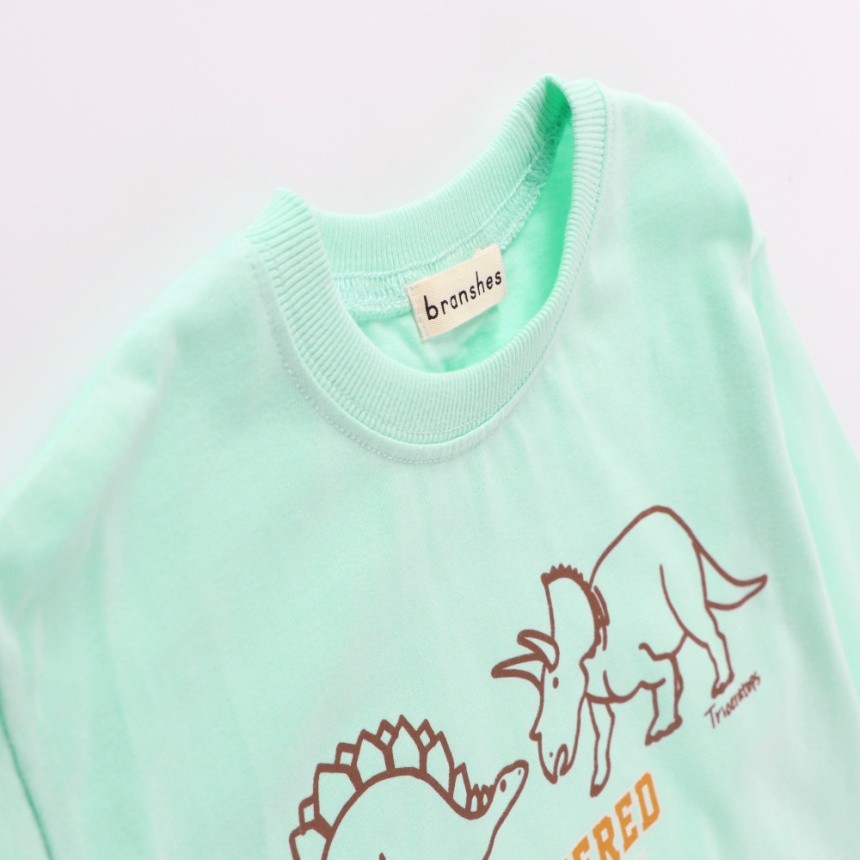 ライトグリーン