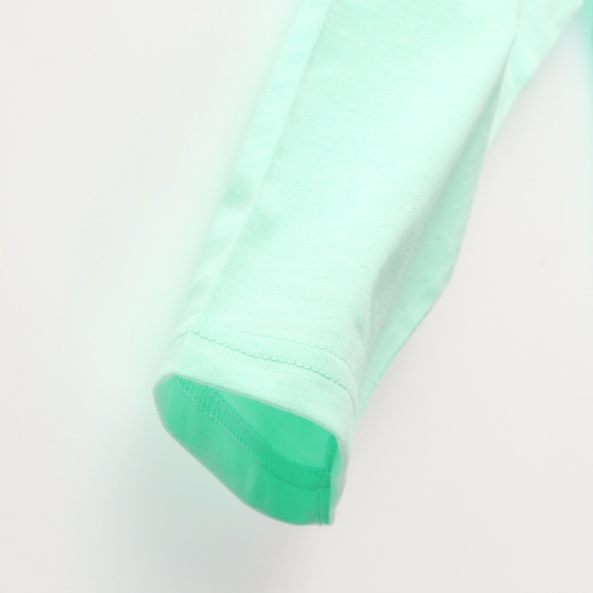 ライトグリーン