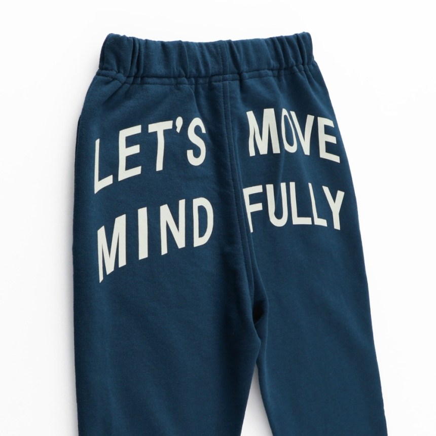 ネイビーブルー