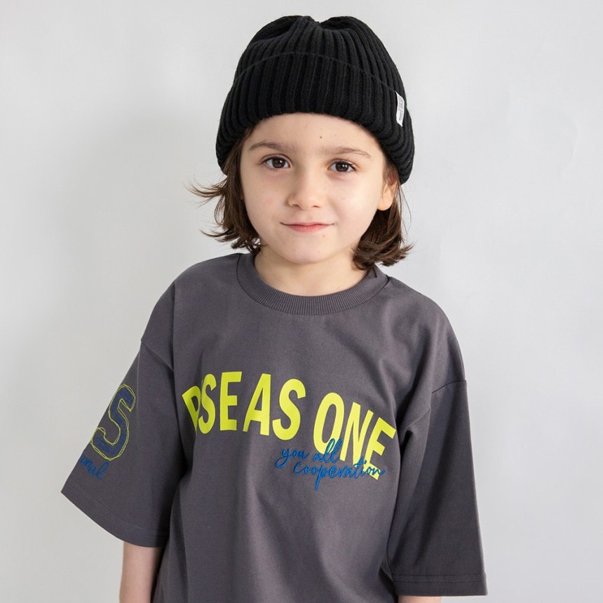 チャコールグレー