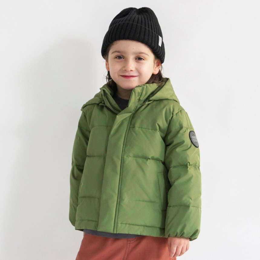 カーキグリーン