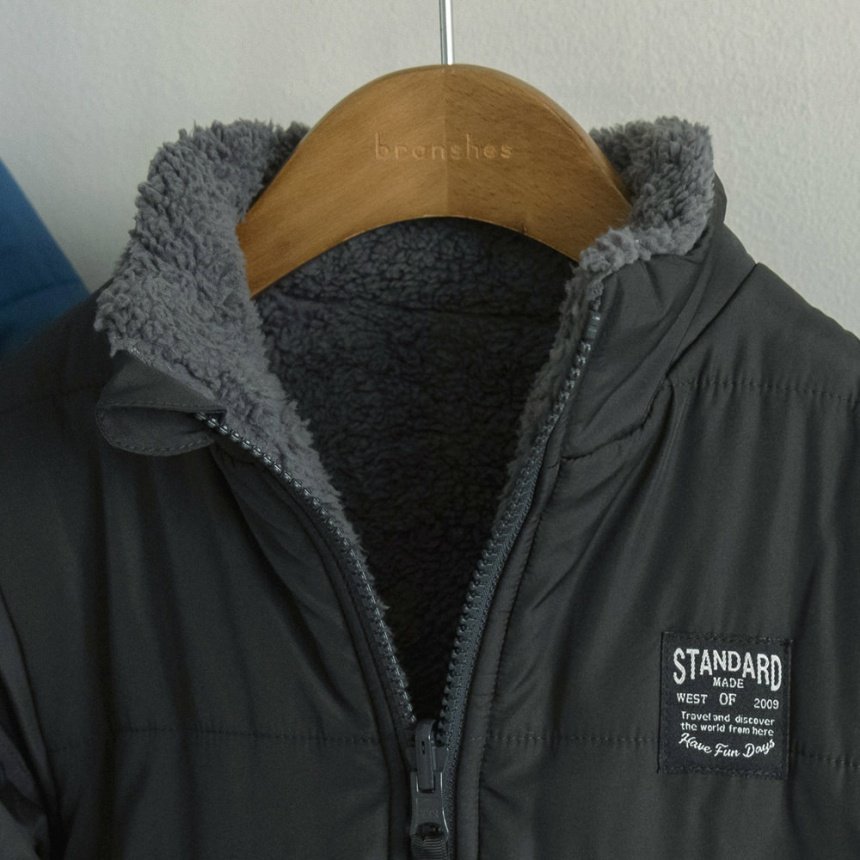 チャコールグレー