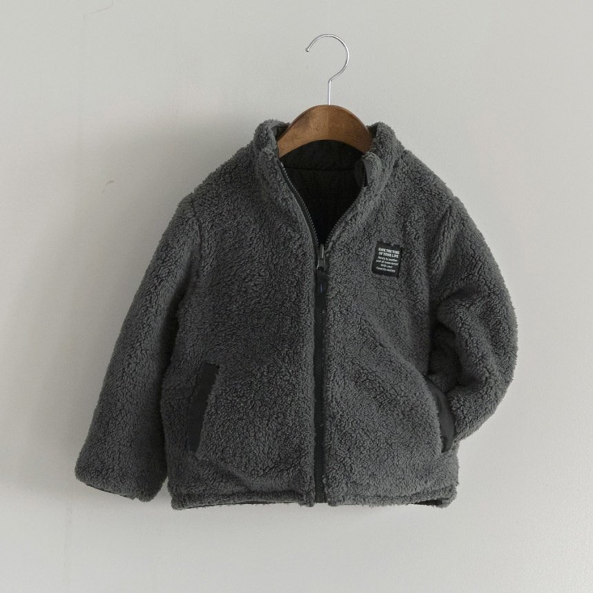 チャコールグレー